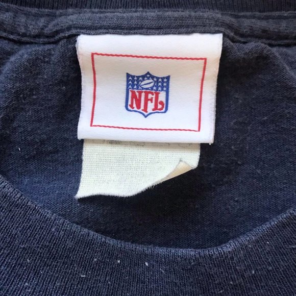 Vintage New England Patriots NFL embroidered Short Sleeve T-Shirt - Picture 2 of 3